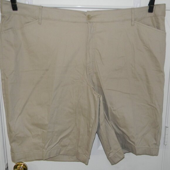 Womens Khaki Bermuda Shorts Plus Sz 30w St. John's Bay Pockets Stretch NWOT - Picture 1 of 5